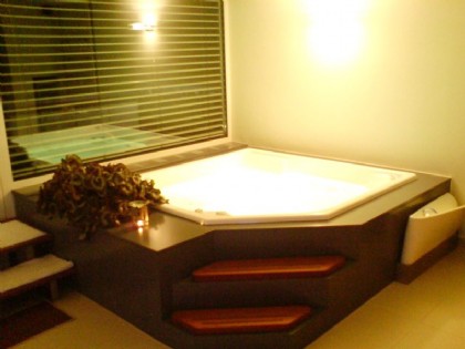 Whirlpool mit Beleuchtung